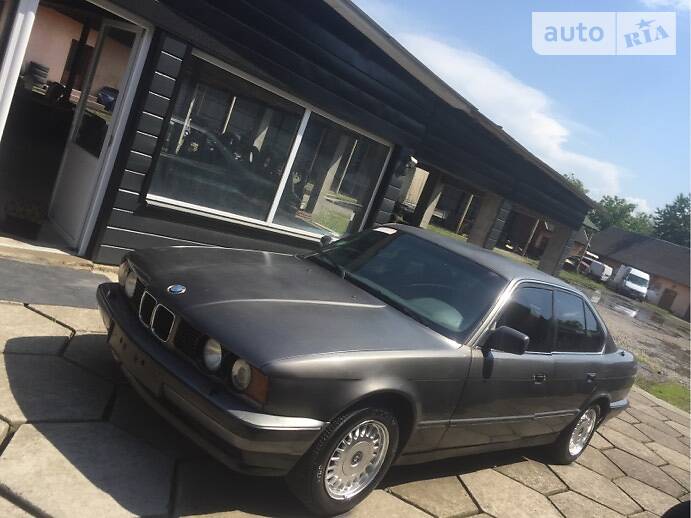 Седан BMW 5 Series 1991 в Тячеве