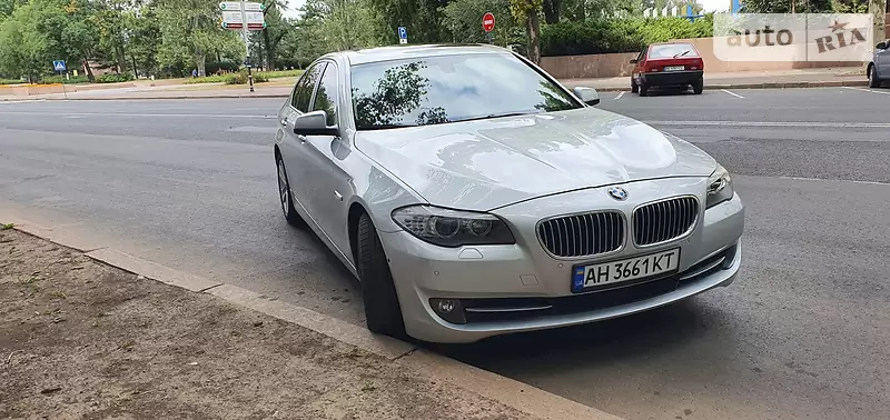 Седан BMW 5 Series 2012 в 
