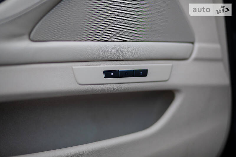 Седан BMW 5 Series 2011 в Дніпрі