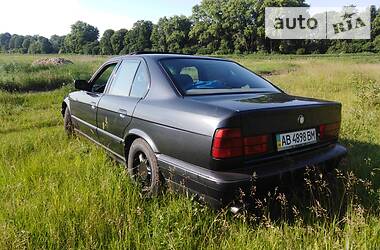 Седан BMW 5 Series 1988 в Липовці