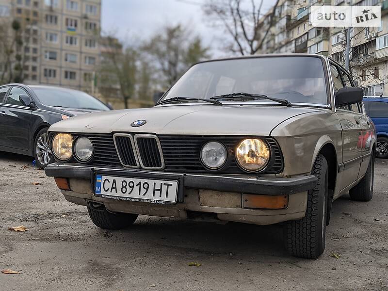 Седан BMW 5 Series 1985 в Киеве
