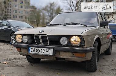 Седан BMW 5 Series 1985 в Киеве