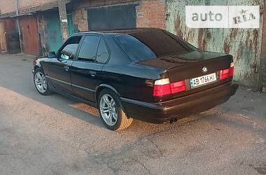 Седан BMW 5 Series 1994 в Виннице