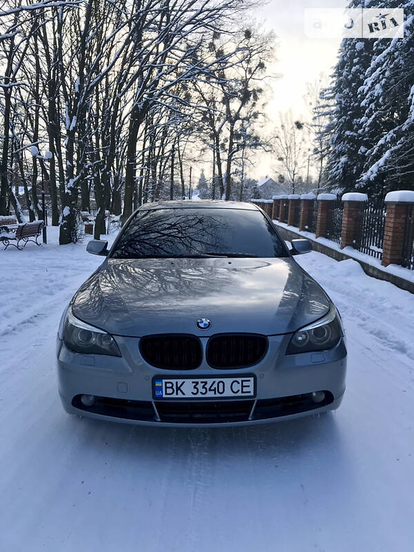 Седан BMW 5 Series 2004 в Рокитном