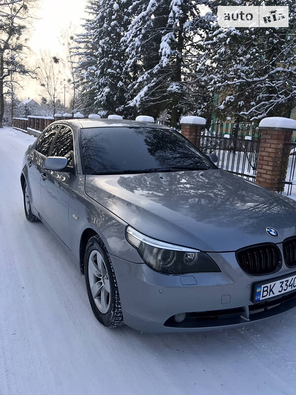 Седан BMW 5 Series 2004 в Рокитном