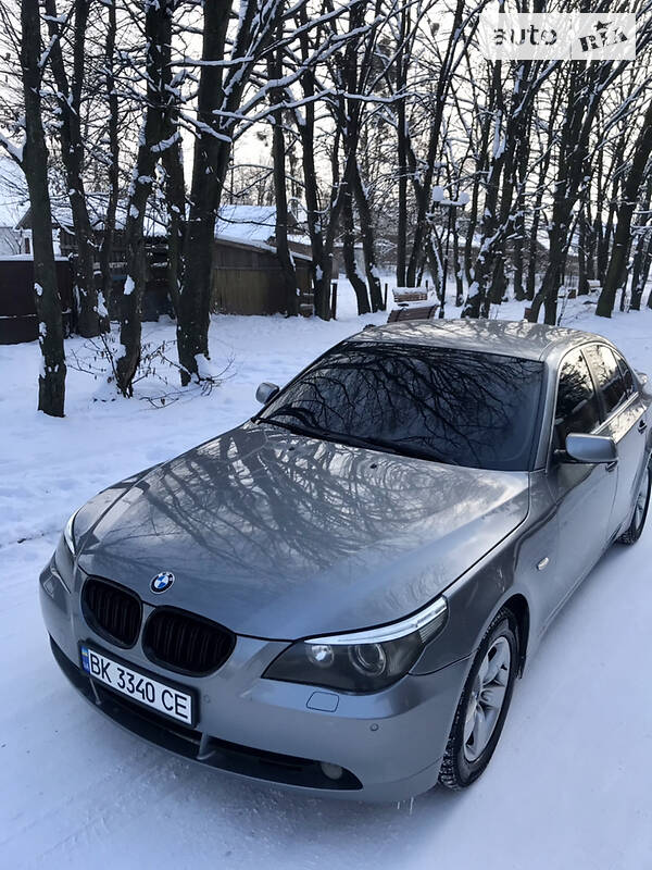 Седан BMW 5 Series 2004 в Рокитном