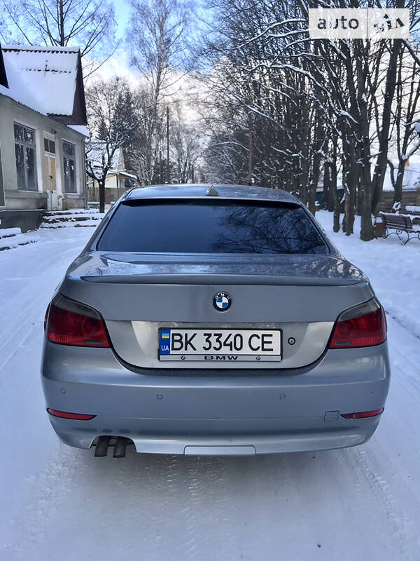 Седан BMW 5 Series 2004 в Рокитном
