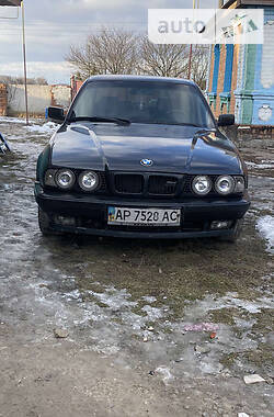 Седан BMW 5 Series 1993 в Киеве