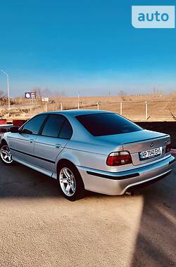 Седан BMW 5 Series 2000 в Днепрорудном