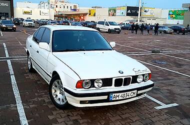 Седан BMW 5 Series 1988 в Житомире