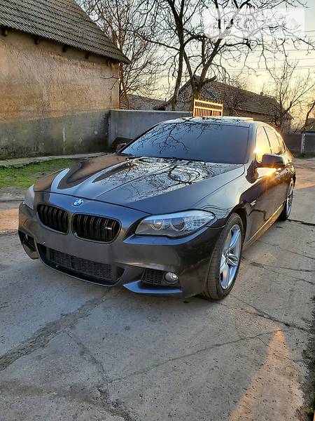 Седан BMW 5 Series 2012 в Татарбунарах