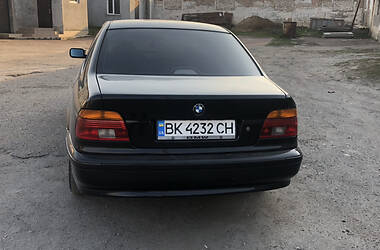 Седан BMW 5 Series 2001 в Остроге