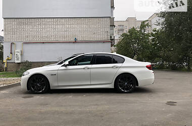 Седан BMW 5 Series 2015 в Львові