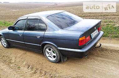 Седан BMW 5 Series 1992 в Новой Ушице