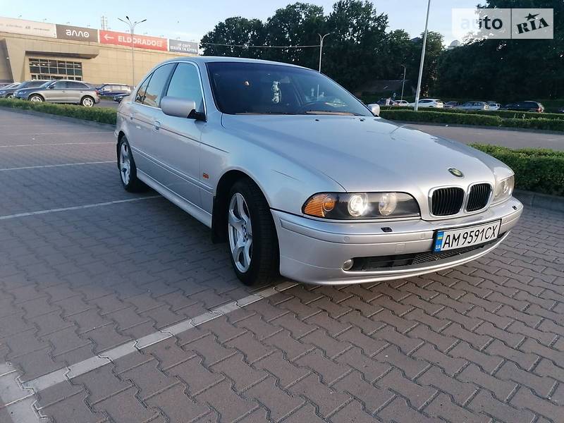 Седан BMW 5 Series 2002 в Андрушевке