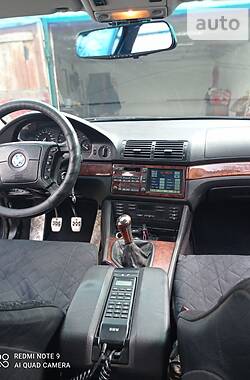 Седан BMW 5 Series 2000 в Гадяче