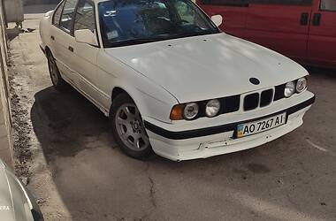 Седан BMW 5 Series 1988 в Ровно
