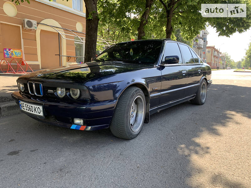 Седан BMW 5 Series 1992 в Кривом Роге