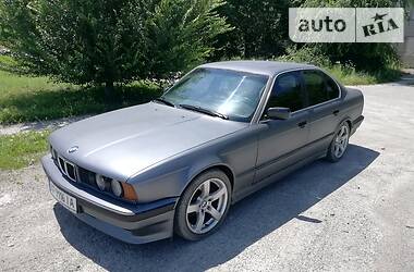 Седан BMW 5 Series 1988 в Запоріжжі