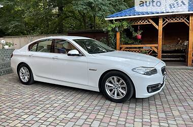 Седан BMW 5 Series 2016 в Ромнах