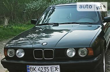 Седан BMW 5 Series 1993 в Гощі
