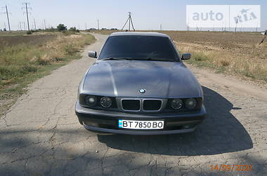 Седан BMW 5 Series 1993 в Генічеську