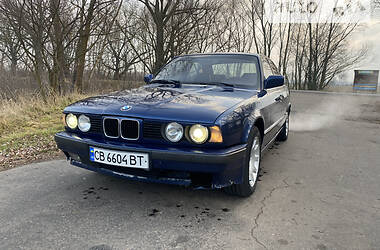 Седан BMW 5 Series 1991 в Носовке