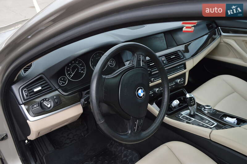 Седан BMW 5 Series 2012 в Полтаві