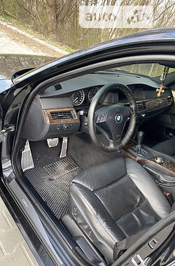 Седан BMW 5 Series 2005 в 