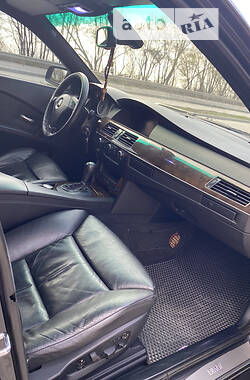 Седан BMW 5 Series 2005 в 