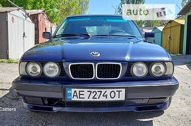 Седан BMW 5 Series 1995 в Днепре