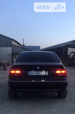 Седан BMW 5 Series 1999 в Воловце