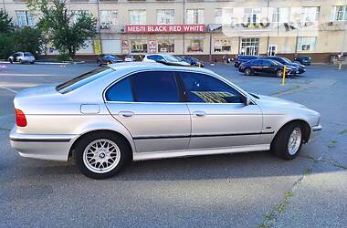 Седан BMW 5 Series 1999 в Киеве