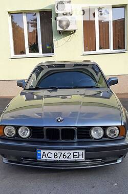 Седан BMW 5 Series 1990 в Рівному
