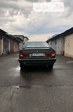 Седан BMW 5 Series 1988 в Києві