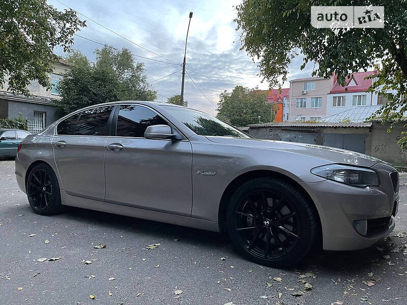 Седан BMW 5 Series 2011 в Николаеве