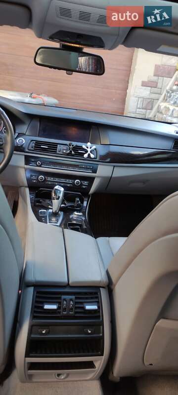 Седан BMW 5 Series 2012 в Золочеве