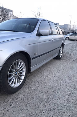 Универсал BMW 5 Series 2000 в Вараше