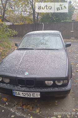 Седан BMW 5 Series 1989 в Кривом Роге
