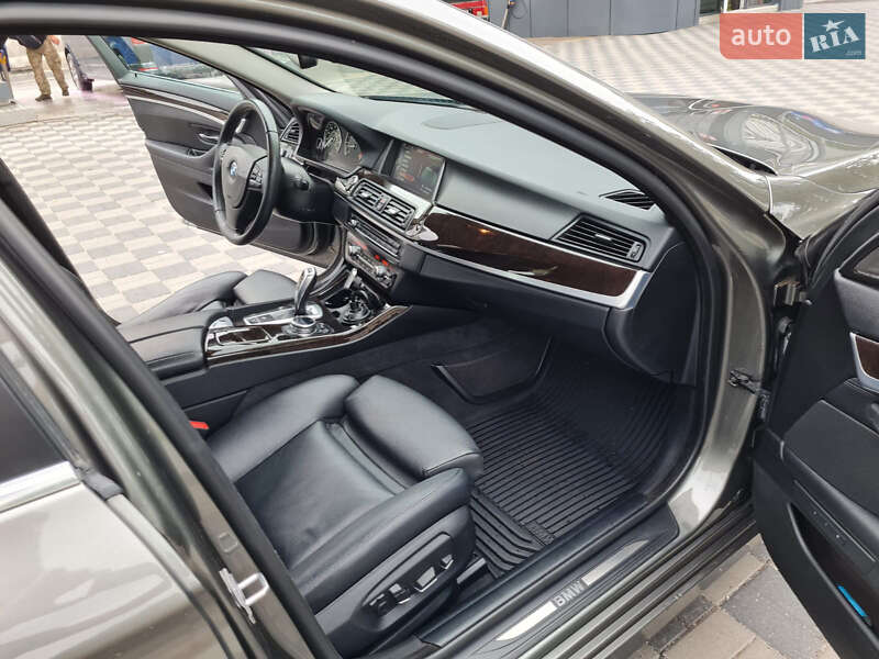 Седан BMW 5 Series 2014 в Хмельницькому