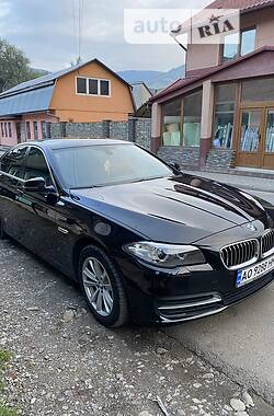 Седан BMW 5 Series 2013 в Рахове