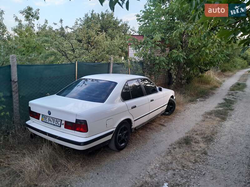 Седан BMW 5 Series 1992 в Миколаєві