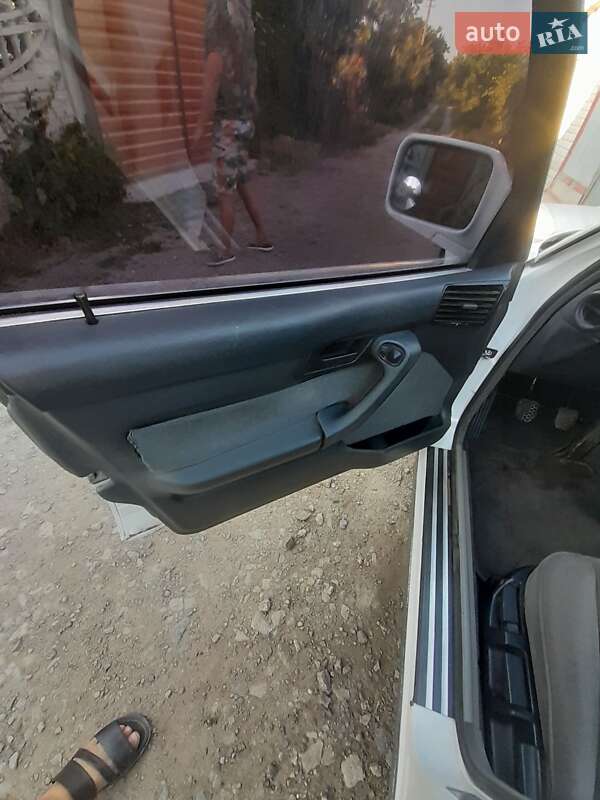 Седан BMW 5 Series 1992 в Николаеве