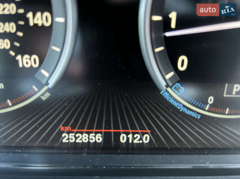 Седан BMW 5 Series 2013 в Львові