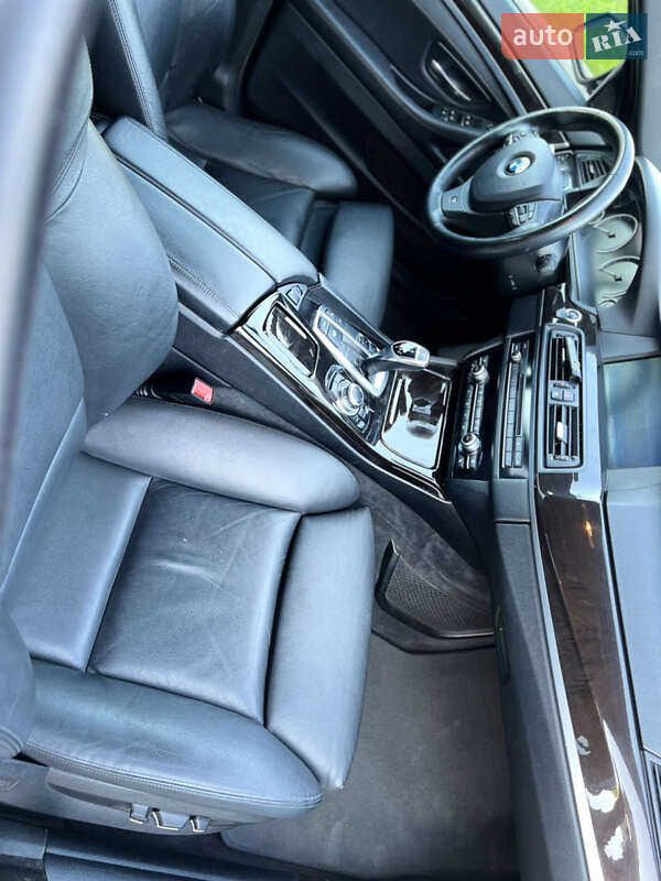 Седан BMW 5 Series 2013 в Львові