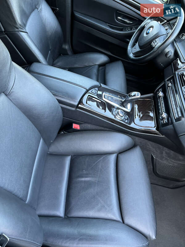 Седан BMW 5 Series 2013 в Львові