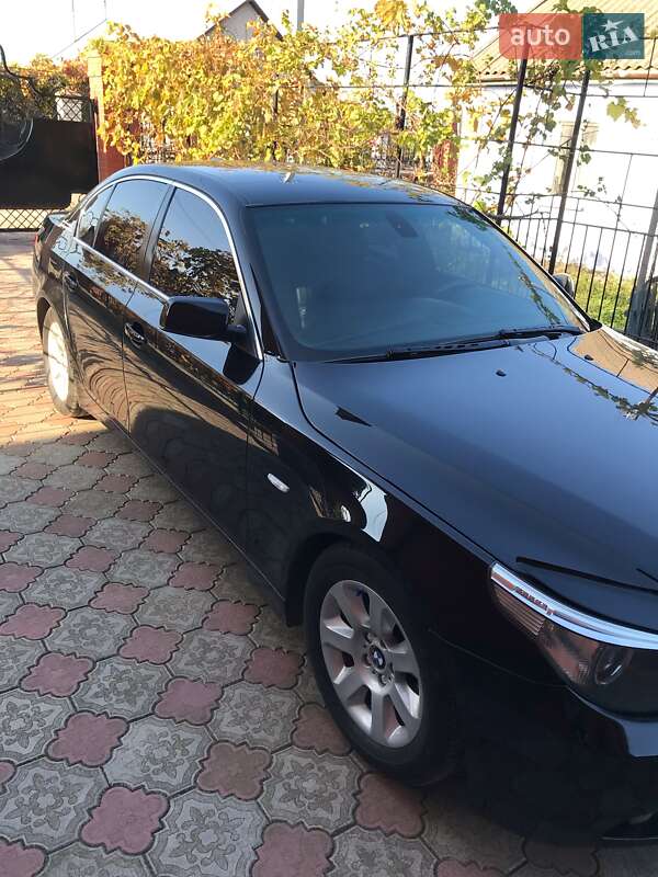 Седан BMW 5 Series 2004 в Одессе