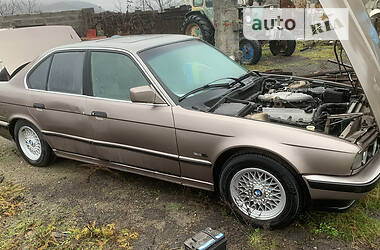 Седан BMW 5 Series 1989 в Виноградові