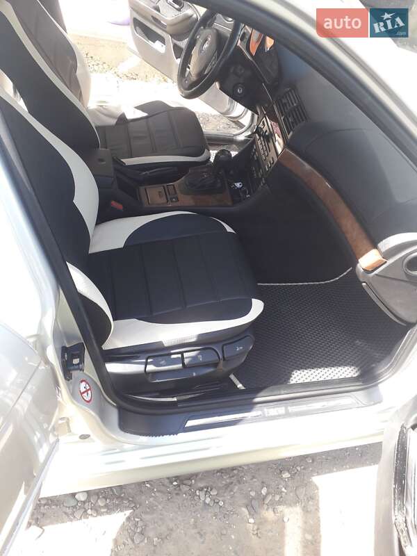 Седан BMW 5 Series 2000 в Иршаве