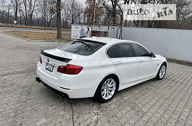Седан BMW 5 Series 2013 в Новоселице